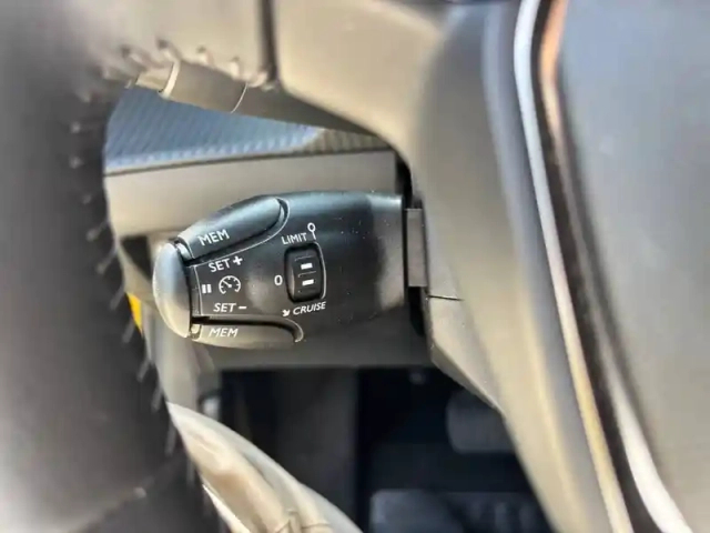 Peugeot 208 electrique 50 kwh 136ch — photo 15