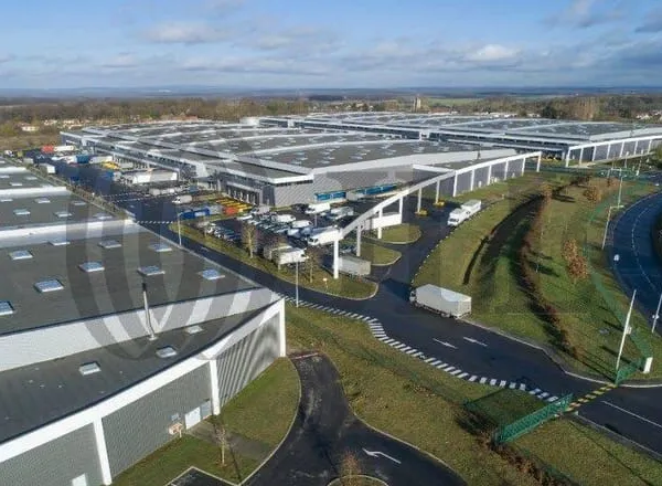 Entrepôt 24703 m²