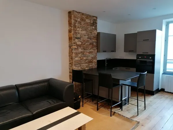 Appartement MEUBLÉ- Entièrement rénové