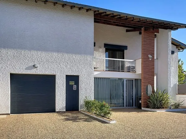 Maison 5 pièces 271 m²
