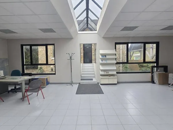 Local commercial 2 pièces 120 m²