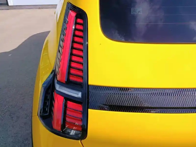 Renault 5 renault  e-tech electrique 10 ch autonomie confort — photo 20