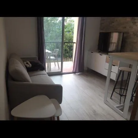 Location 2 pièces grasse