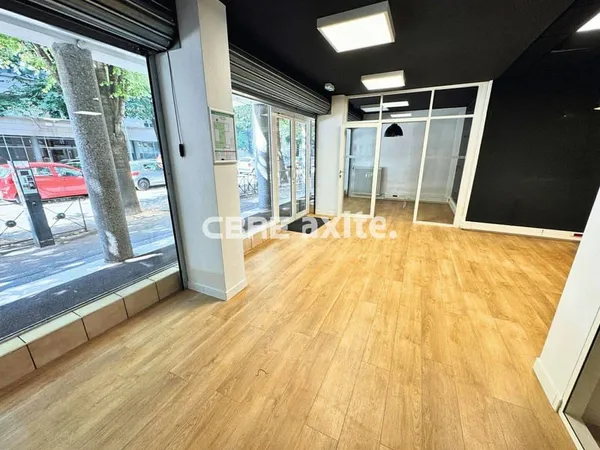 Local commercial 87 m²