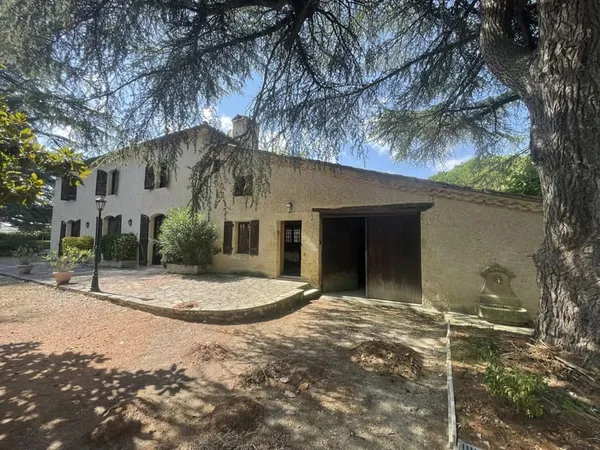 Maison Gasconne avec parc arboré et terres