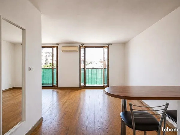 Studio 1 pièce 30 m²