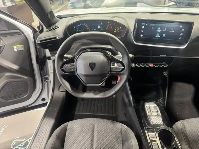 Peugeot 2008 electrique 50 kwh 136 ch — photo 82