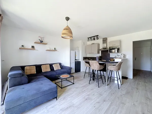 T2 RECENT LA MEZIERE (35320)