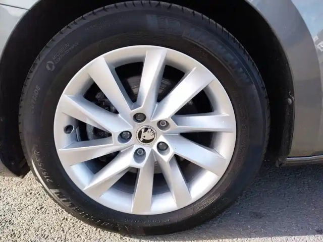 Skoda Superb combi 2.0 tdi 150 scr dsg7 — photo 62
