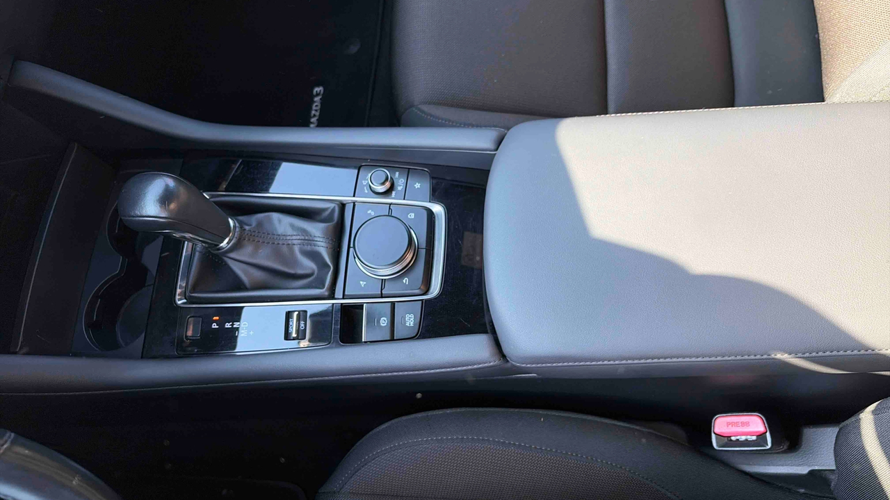 Mazda3 5 portes 2.0L SKYACTIV-G M Hybrid 122 ch BVA6 — photo 22