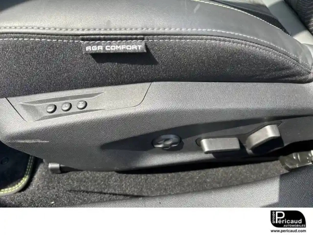 Peugeot 408 phev 225 e-eat8 — photo 12