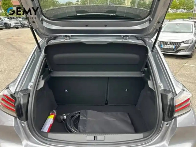 Peugeot 208 electrique 54 kwh 156ch — photo 27
