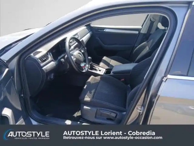 Skoda Superb combi 1.4 tsi phev 218ch business dsg6 — photo 13