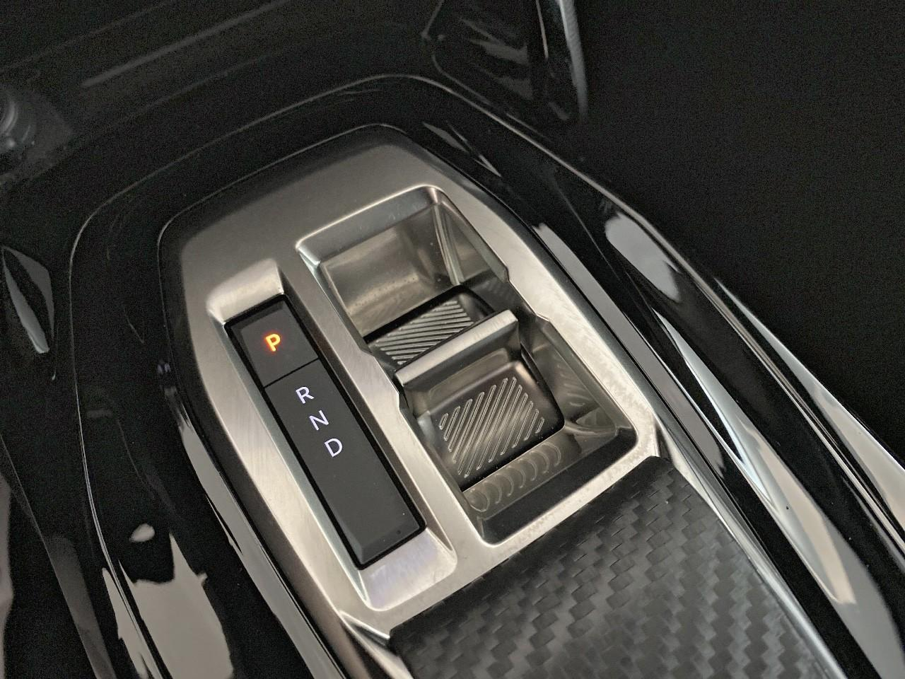 Peugeot 2008 hybrid 145 ch e-dcs6 allure — photo 15