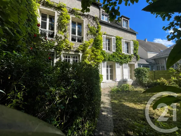 Maison 9 pièces 360 m²