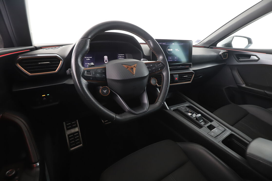 Cupra Leon Sportstourer 1.4 e-Hybrid DSG6 — photo 10
