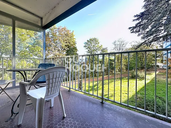 LYON 5e - Rue des Aqueducs - Appartement 93 m² avec terrasse, garage, parc et piscine