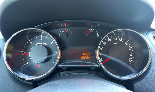 Peugeot 5008 1.6 HDi 115 - Active 7pl – 2014 – 109754 km – Diesel – Boîte Manuelle — photo 22