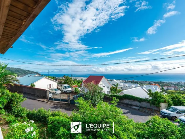 MAISON T5 AVEC VUE PANORAMIQUE A MONTGAILLARD SAINT DENIS -