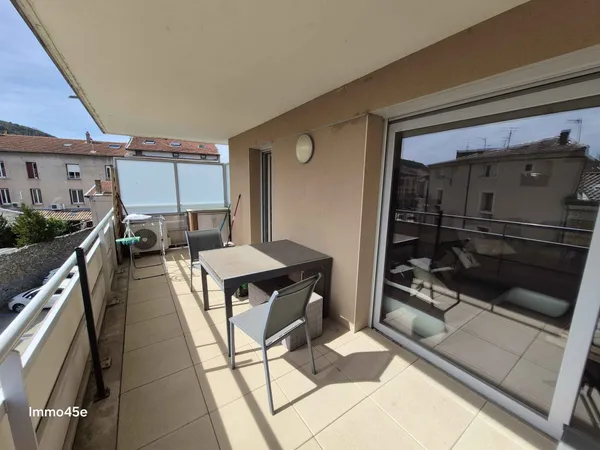 TAIN L'HERMITAGE, appartement T3 avec terrasse et garage - R