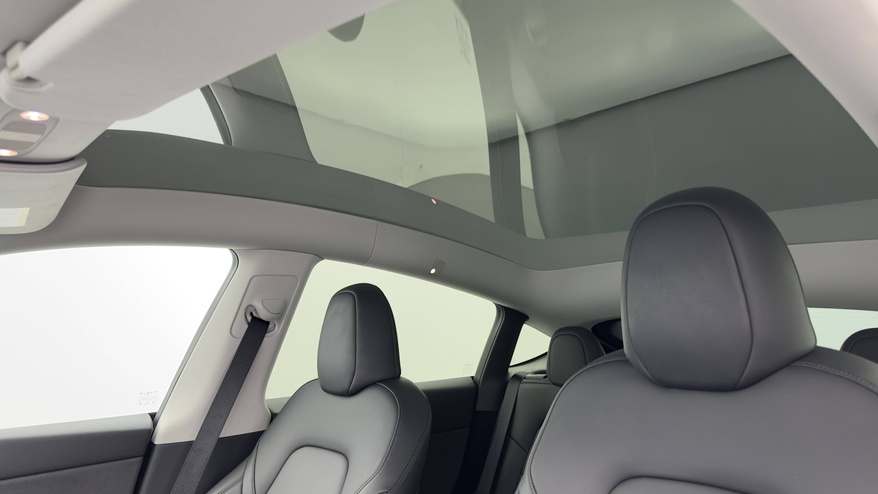 Tesla MODEL Y RWD — photo 34