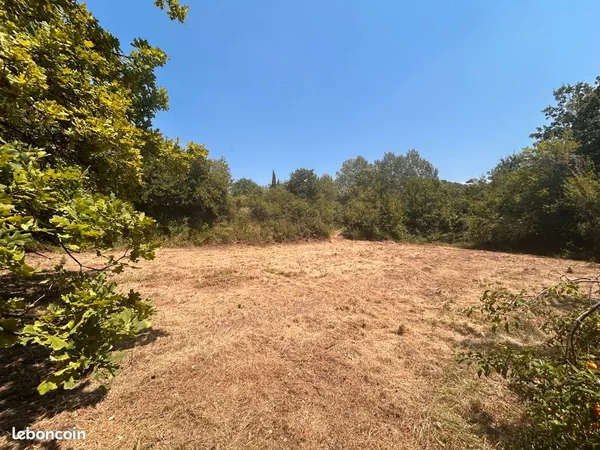 Terrain viabilisé 1000 m2