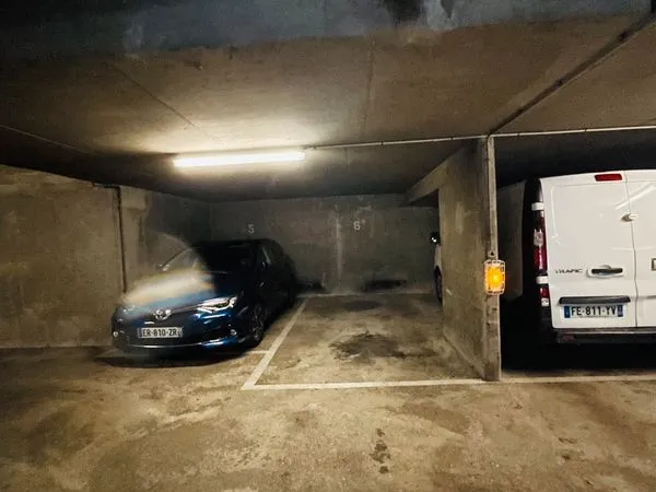 Place de parking 19e