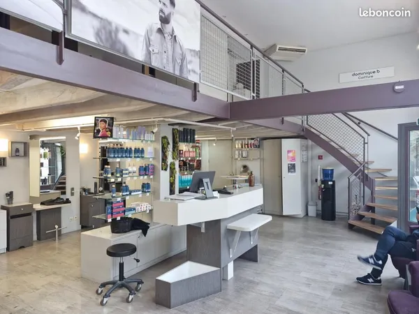 Local commercial 160 m²