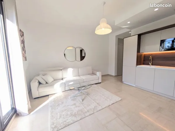 Studio 1 pièce 28 m²