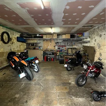 Parking moto
