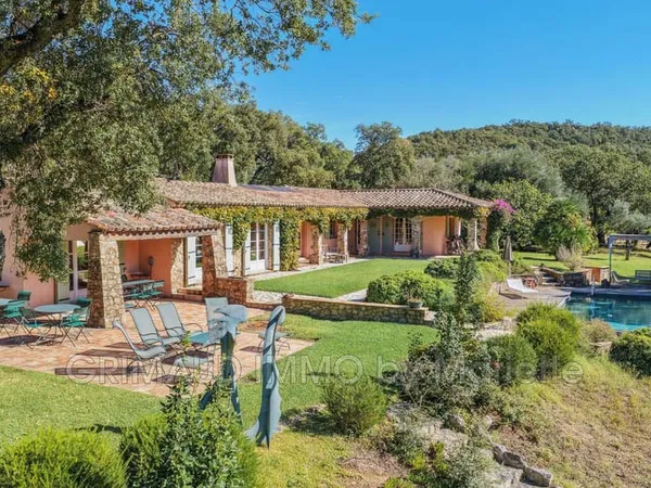 Maison 8 pièces 249 m²