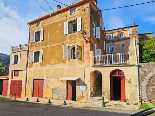 Maison 8 pièces 272 m²