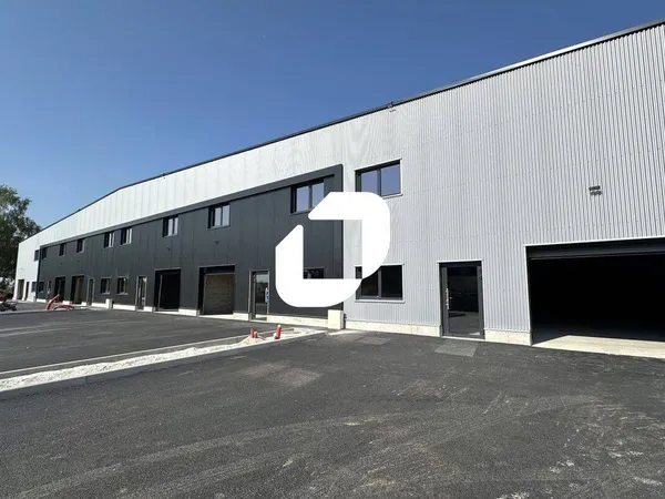 Local d'activité 2765 m²