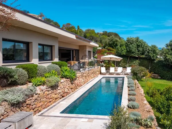 Villa contemporaine sur les hauteurs d'Ajaccio