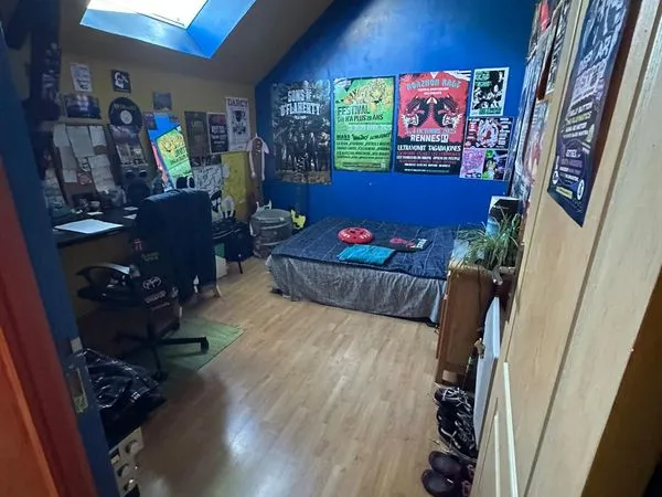 Chambre meublée