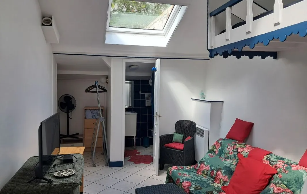 Photo 1