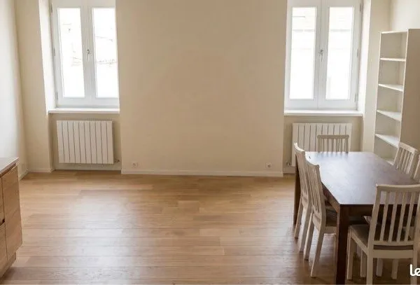 T2 meublé de 52 m² avec bureau, buanderie et parking — Hautecourt-Romaneche — 650 HC