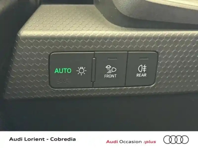 Audi A1 sportback 25 tfsi 95ch design s tronic 7 — photo 11
