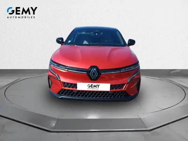Renault Megane e-tech ev60 220 ch optimum charge — photo 2