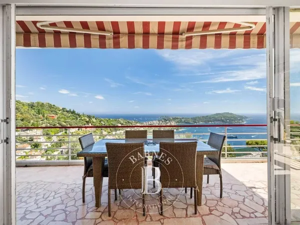 Villa 8 pièces 233 m²