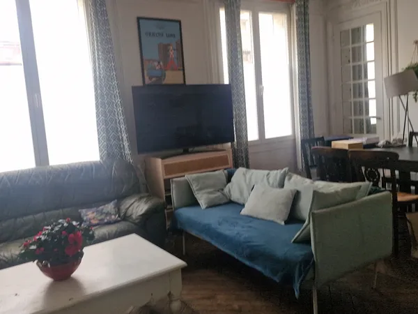 Loue chambre en colocation dans appartement - 140 m²
