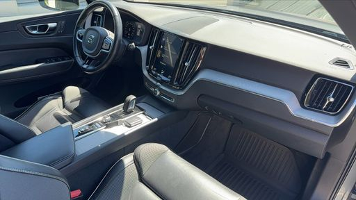 Volvo XC60 2.0 B4 197 Mild-Hybrid Geartronic8 - R-Design – 2020 – 142691 km – Diesel – Boîte Automatique — photo 17