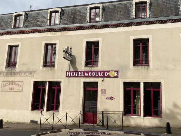 A Vendre le fond de commerce et les murs 570000EUR Frais d'age
