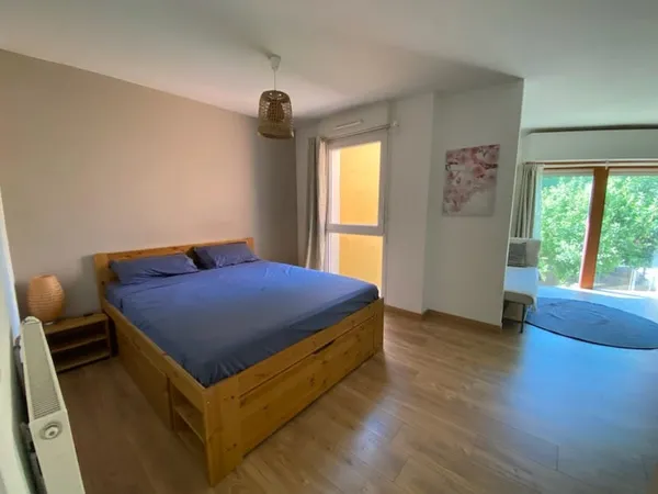 Chambre dans une maison