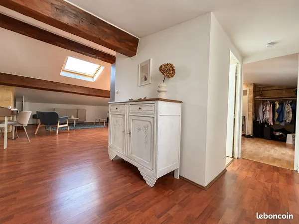 Appartement T2 meublé rénové - 47 m2 (67 m1 au sol) - Centre ville