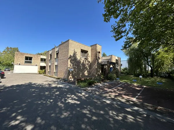 Bureaux 1232 m²