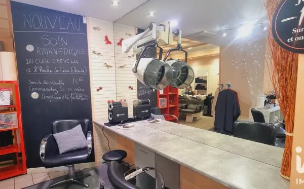 Local commercial 1 pièce 55 m²