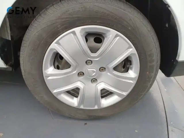 Dacia Lodgy tce 100 fap 5 places — photo 11