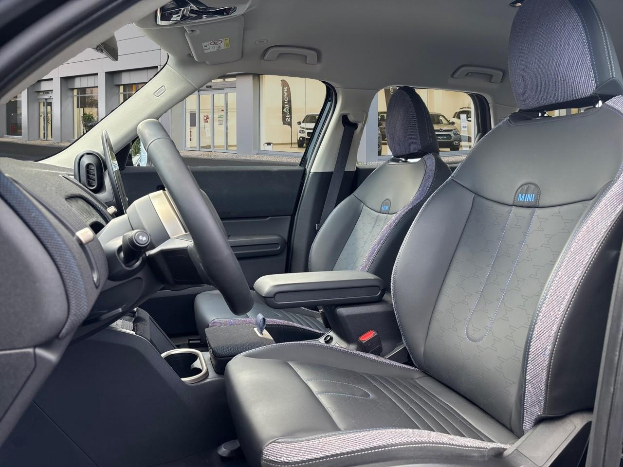 Mini Countryman e 204ch classic — photo 9