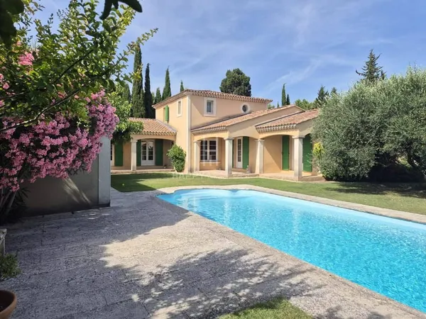 Maison de plain-pied 4 pièces 140 m²